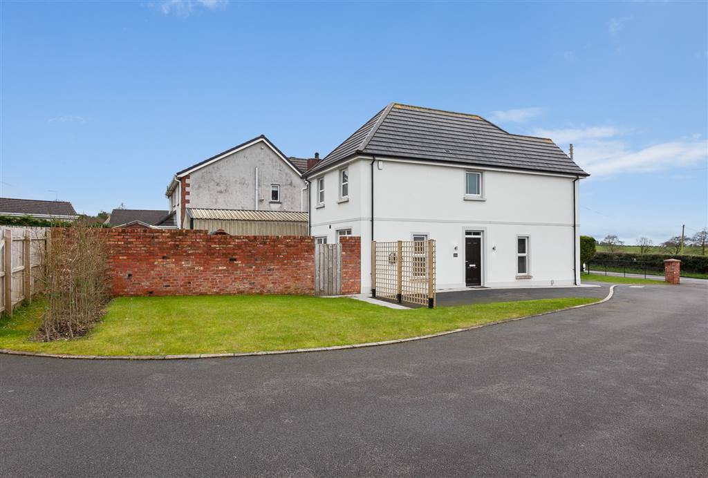 1 Carrickmaddy Court